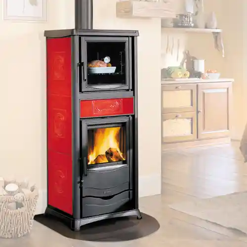 La Nordica Extraflame stufa a legna Rossella Plus forno Evo in ghisa 10,6 kw per 260 m³ liberty bordeaux Gecertificeerd