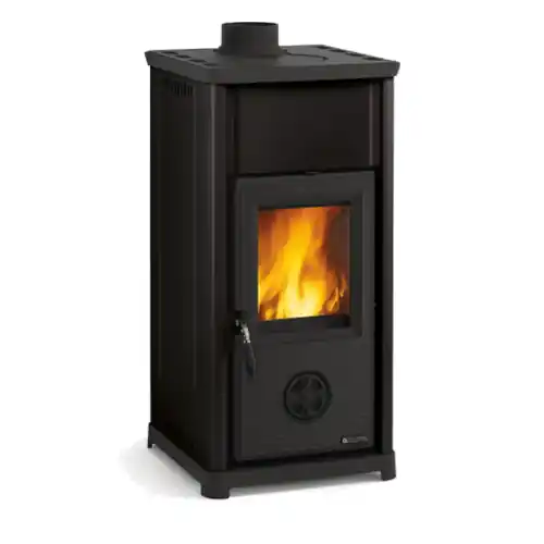 La Nordica Extraflame stufa a legna Tea con rivestimento in acciaio porcellanato nero 6,6 kw 189 m³ riscaldabili Populair