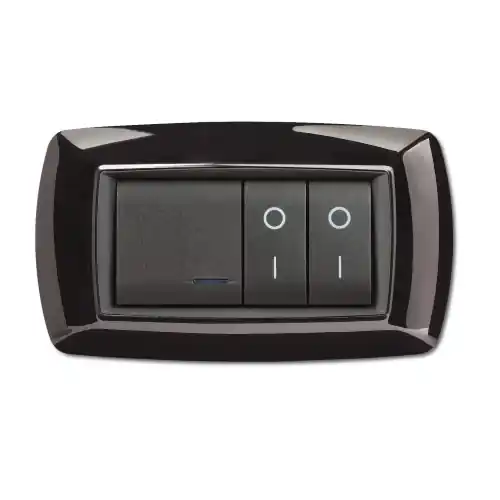 Placca My Life Mod. Living in tecnopolimero posti 4 colore nero coprinterruttore accessorio ricambio Gereduceerde Prijs