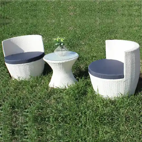 Salottino Anfora in polirattan due poltrone con cuscini e un tavolino con vetro panna impilabile da esterno e interno Op = Op
