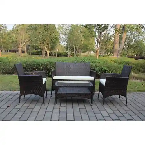 Set salotto Minorca da giardino in polirattan marrone composto da divano due poltrone con cuscini e un tavolino con vetro Koop Vandaag