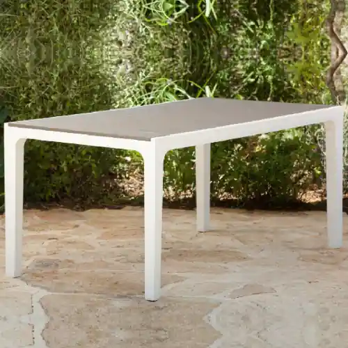 Tavolo Harmony in resina antiurto e doghe effetto legno bianco/tortora cm 160x90x74 da giardino esterno Beperkte Voorraad