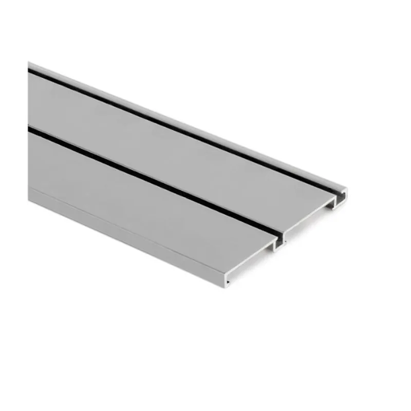 BINARIO INFERIORE A CANALE PLACARD74 DI LARGHEZZA 74mm LUNGHEZZA 3,90mt FISSAGGIO A CLIP ARGENTO Weekendaanbieding